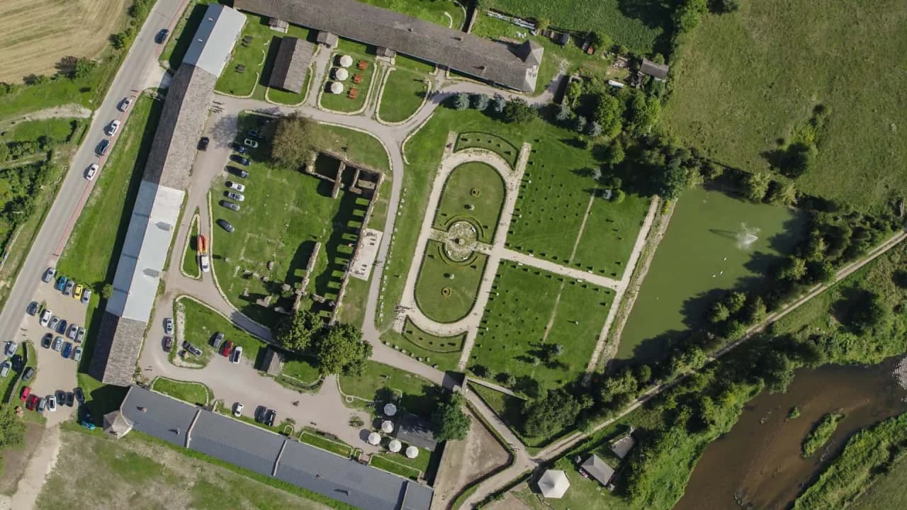 Najlepsze atrakcje w Sobkowie, które musisz zobaczyć na własne oczy